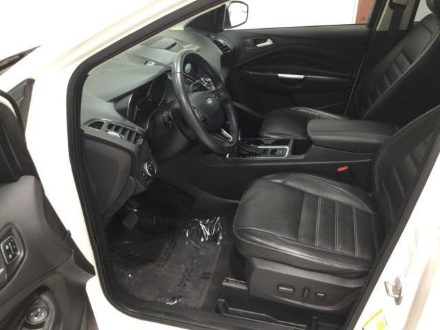 Photo of 2018 White Platinum Metallic Tri-Coat Ford Escape
