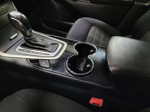 Photo of 2017 Ingot Silver Metallic Ford Edge