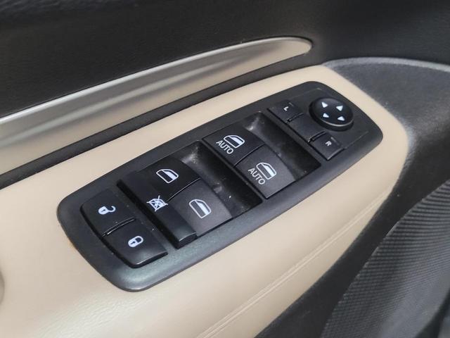 Photo of 2019 DB Black Clearcoat Dodge Durango