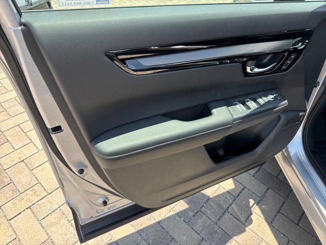 Photo of 2026 Solar Silver Metallic Honda CR-V