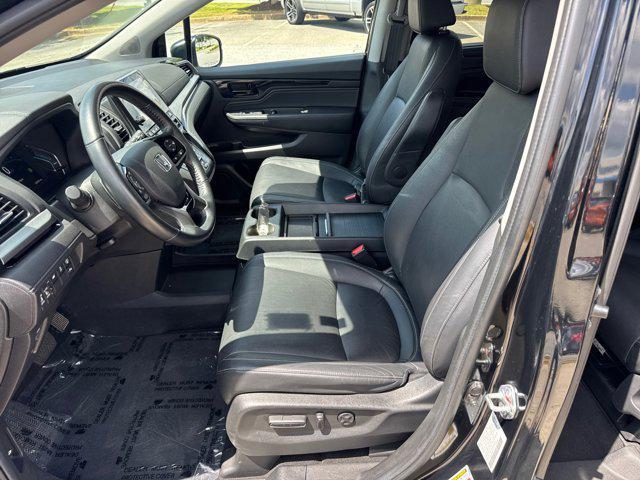 Photo of 2024 Crystal Black Pearl Honda Odyssey