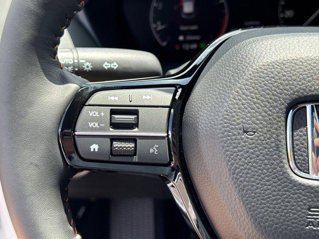 Photo of 2026 Platinum White Pearl Honda HR-V