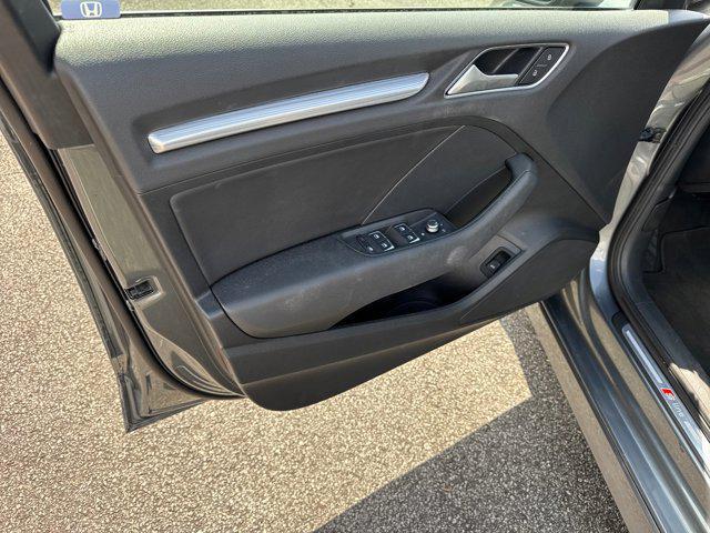 Photo of 2016 Gray Audi A3