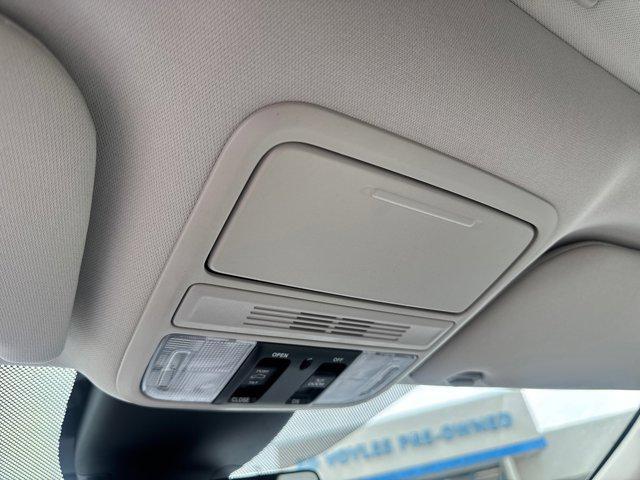 Photo of 2026 Platinum White Pearl Honda Odyssey