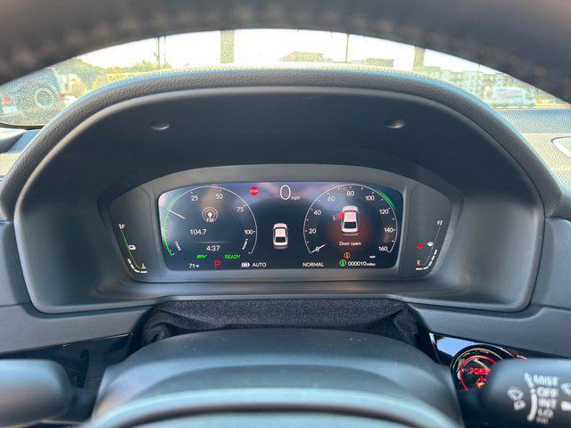 Photo of 2025 Platinum White Pearl Honda Accord Hybrid