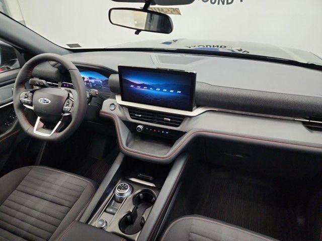 Photo of 2025 Agate Black Metallic Ford Explorer