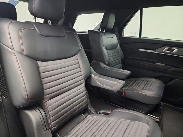 Photo of 2025 Agate Black Metallic Ford Explorer