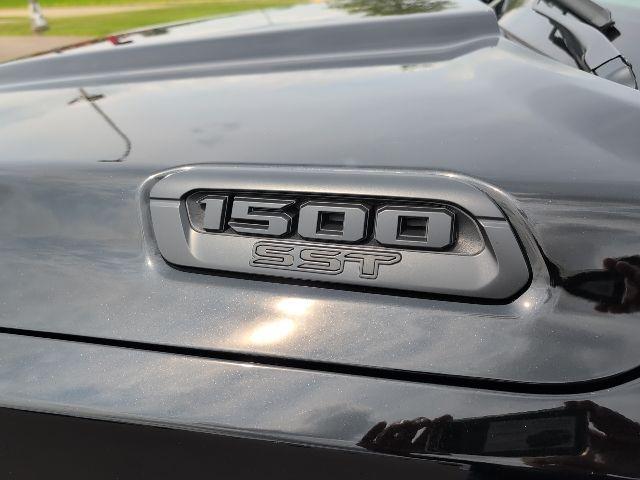 Photo of 2025 Black RAM 1500