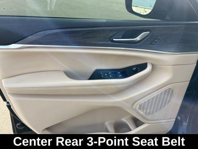 Photo of 2023 Rocky Mountain Pearlcoat Jeep Grand Cherokee L