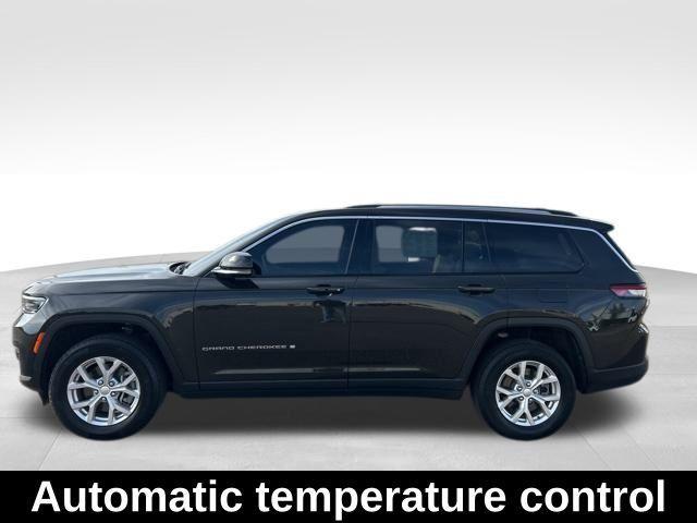 Photo of 2023 Rocky Mountain Pearlcoat Jeep Grand Cherokee L
