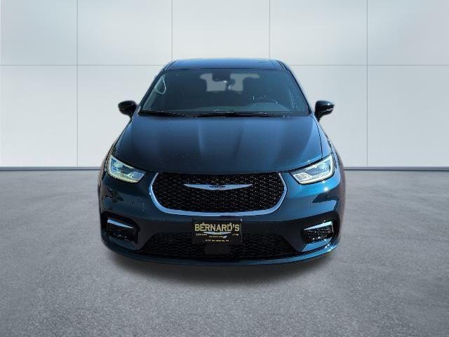Photo of 2025 Blue Chrysler Pacifica