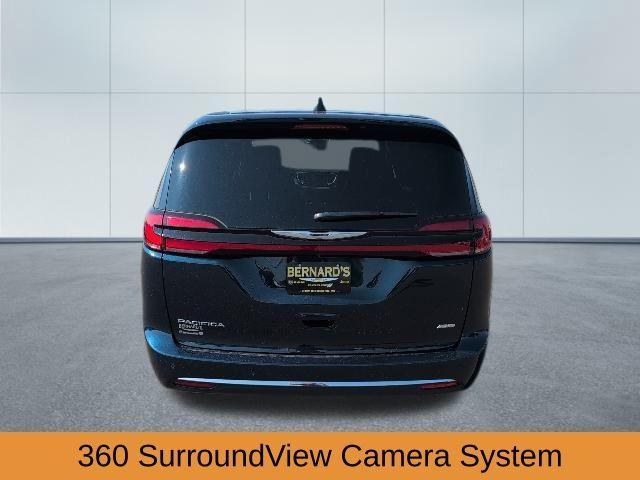 Photo of 2025 Blue Chrysler Pacifica