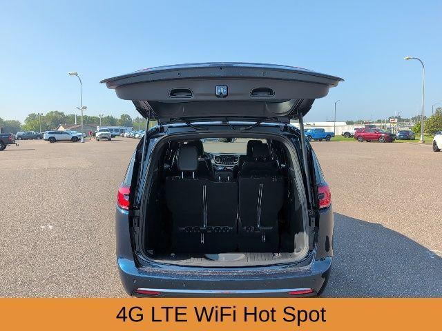 Photo of 2025 Blue Chrysler Pacifica