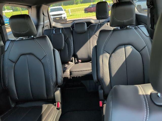 Photo of 2025 Blue Chrysler Pacifica