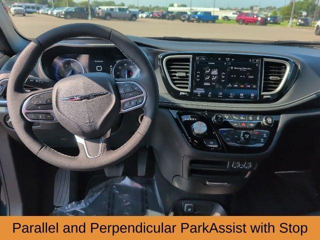 Photo of 2025 Blue Chrysler Pacifica