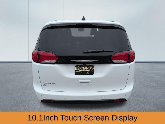 Photo of 2025 White Chrysler Voyager