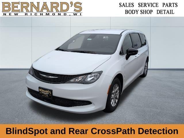 Photo of 2025 White Chrysler Voyager