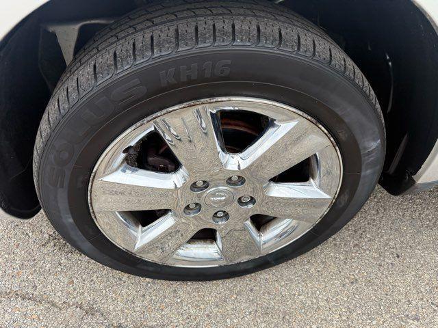 Photo of 2009 Silver Dodge Journey