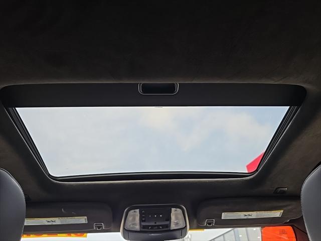 Photo of 2022 DB Black Crystal Clearcoat Dodge Durango