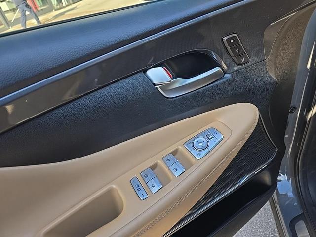 Photo of 2021 Hampton Gray Hyundai SANTA FE