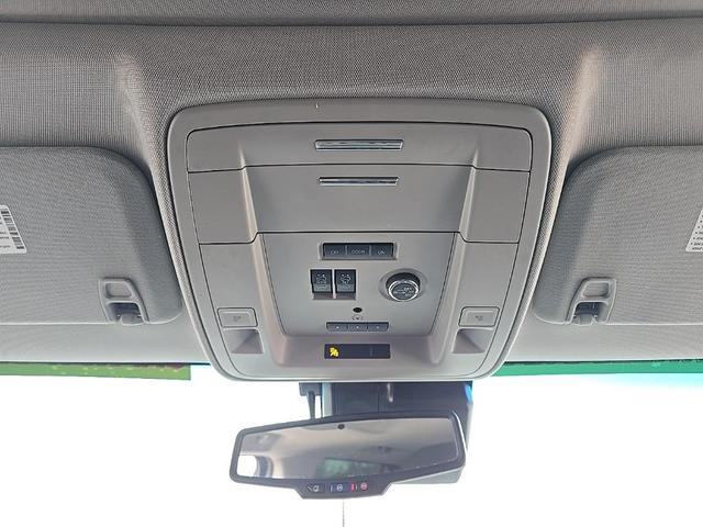 Photo of 2019 White Chevrolet Tahoe