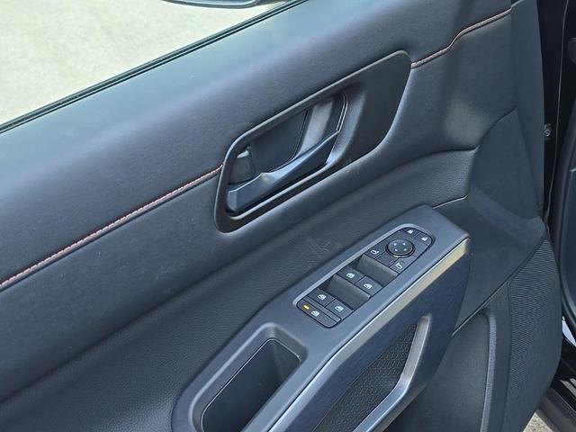 Photo of 2025 Super Black Nissan Pathfinder