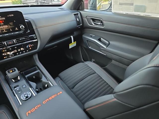 Photo of 2025 Super Black Nissan Pathfinder