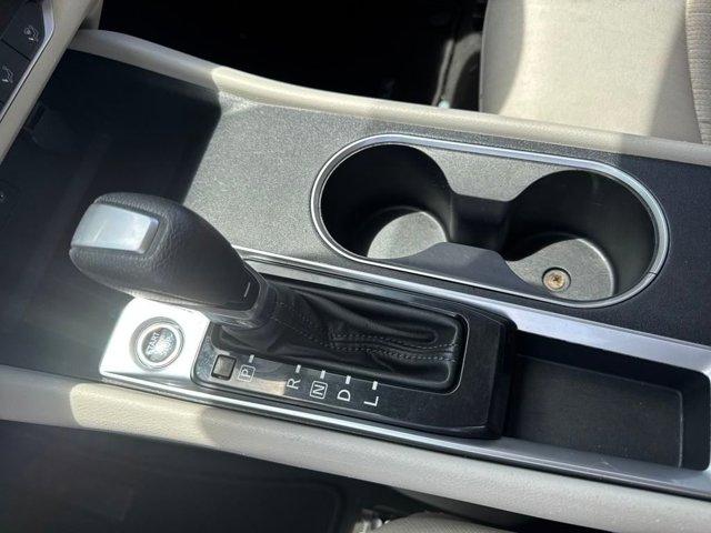 Photo of 2022 Pearl White Tricoat Nissan Altima