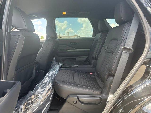 Photo of 2025 Super Black Nissan Pathfinder
