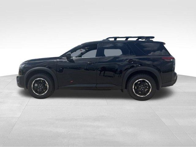 Photo of 2025 Super Black Nissan Pathfinder