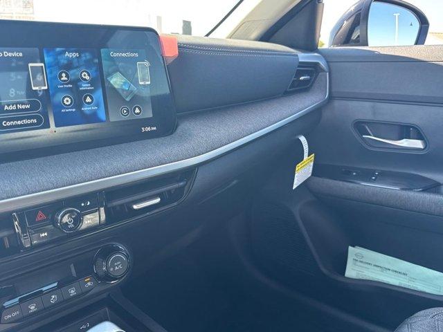 Photo of 2026 Super Black Nissan Kicks