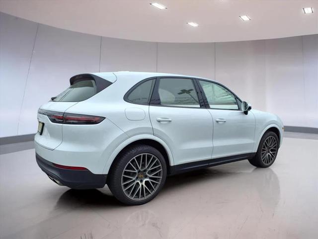 Photo of 2021 Carrara White Metallic Porsche Cayenne