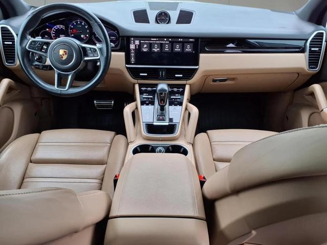 Photo of 2021 Carrara White Metallic Porsche Cayenne