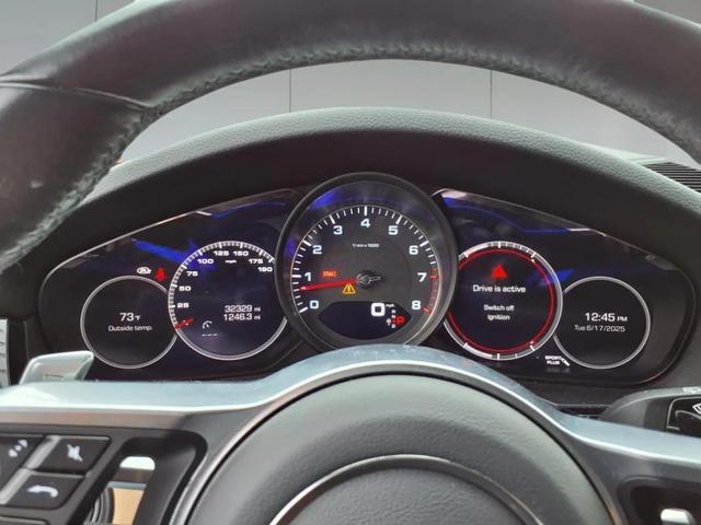 Photo of 2021 Carrara White Metallic Porsche Cayenne