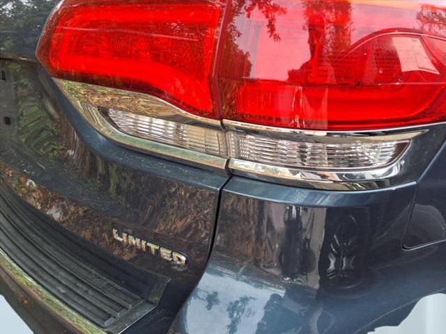 Photo of 2019 Slate Blue Pearlcoat Jeep Grand Cherokee
