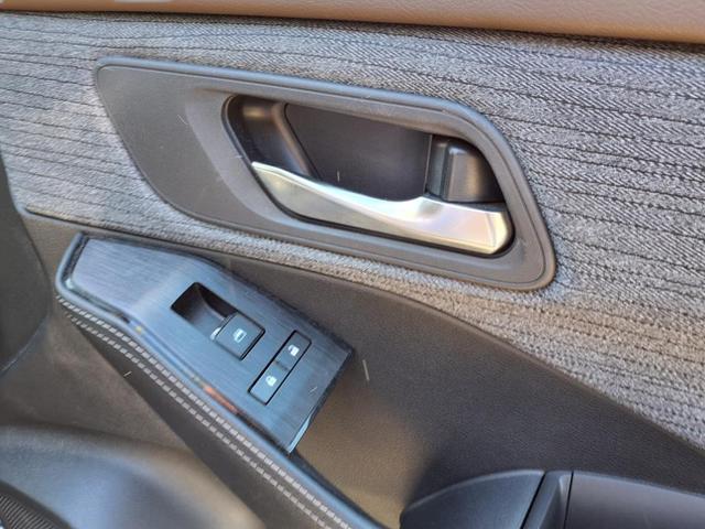 Photo of 2023 Caspian Blue Nissan Rogue
