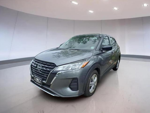 Photo of 2025 Gun Metallic Nissan Kicks