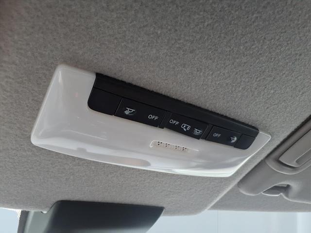 Photo of 2025 Gun Metallic Nissan Kicks