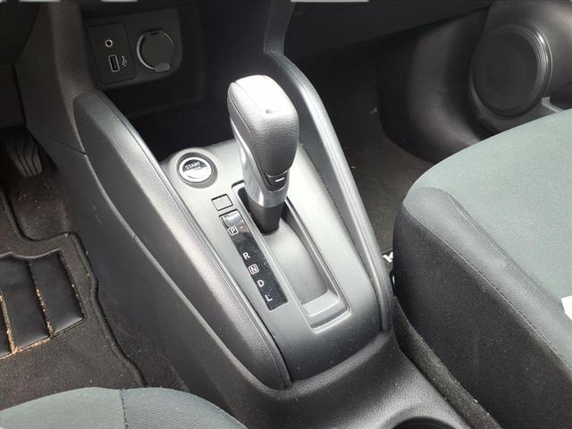 Photo of 2025 Gun Metallic Nissan Kicks