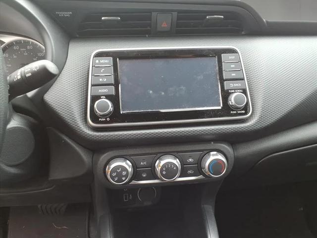 Photo of 2025 Gun Metallic Nissan Kicks