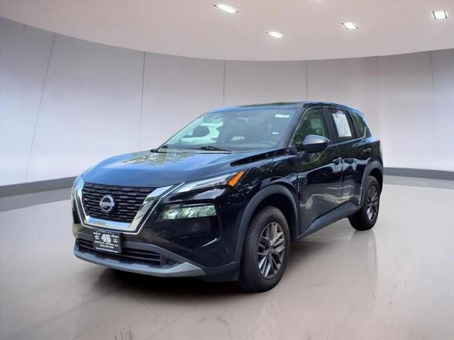 Photo of 2023 Super Black Nissan Rogue