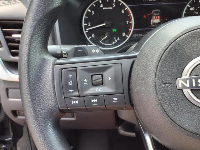 Photo of 2023 Super Black Nissan Rogue