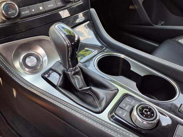 Photo of 2023 Brilliant Silver Nissan Maxima