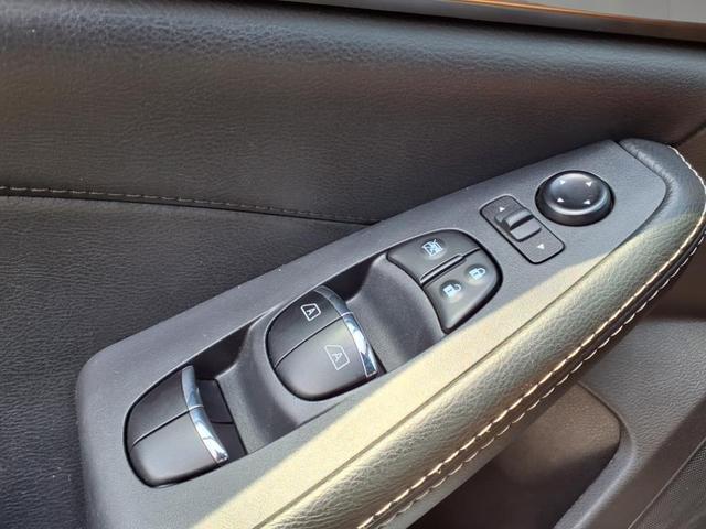Photo of 2023 Brilliant Silver Nissan Maxima