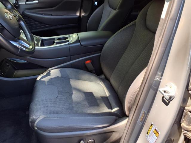 Photo of 2023 Hampton Gray Metallic Hyundai SANTA FE