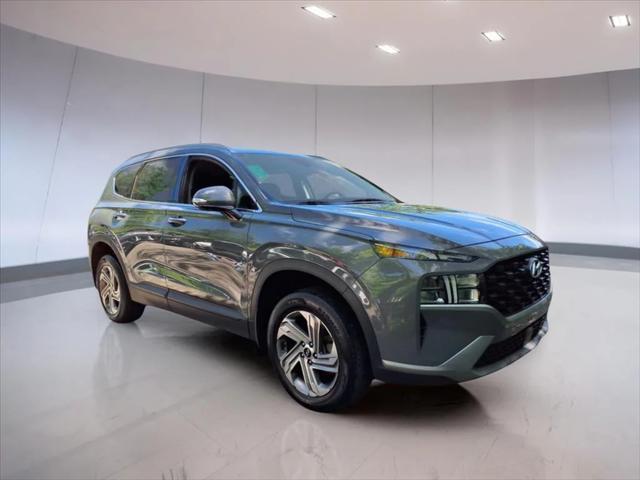 Photo of 2023 Hampton Gray Metallic Hyundai SANTA FE