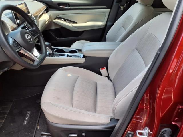 Photo of 2023 Garnet Pearl Nissan Altima