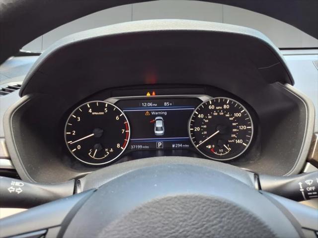 Photo of 2023 Garnet Pearl Nissan Altima