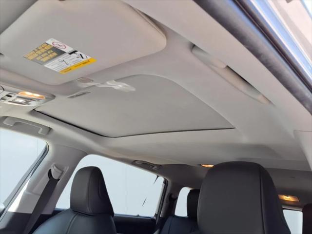 Photo of 2023 Celestial Silver Toyota Highlander