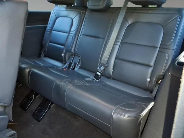 Photo of 2023 Infinite Black Metallic Clearcoat Lincoln Navigator